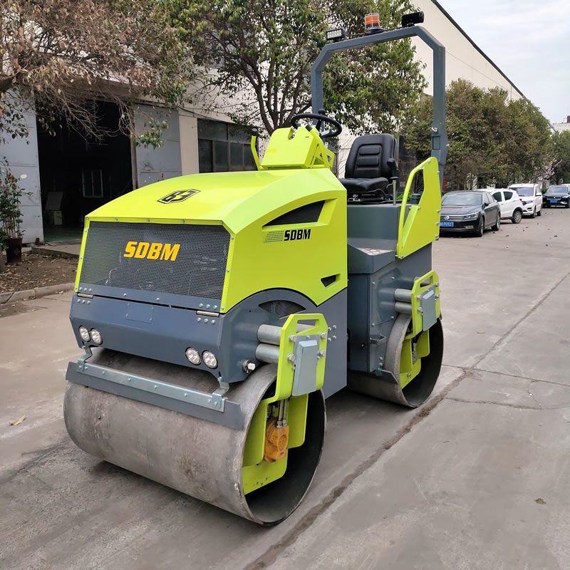 奔馬4噸小型座駕壓路機(jī)BM4000