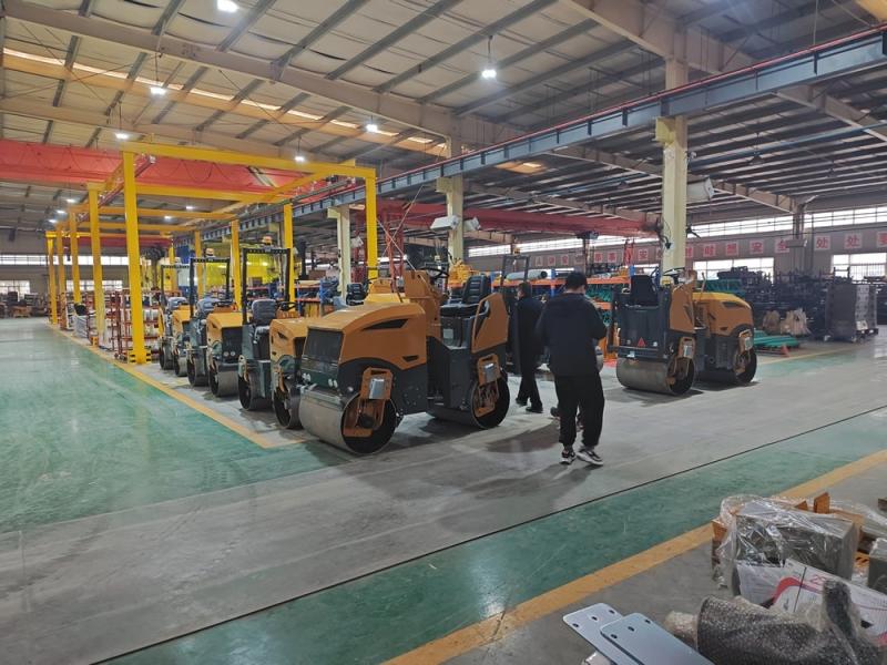 小型壓路機價格不能盲從，先把知識來學起！